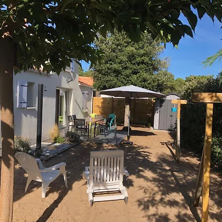 Maison En Bord De Et Lisiere De Foret *